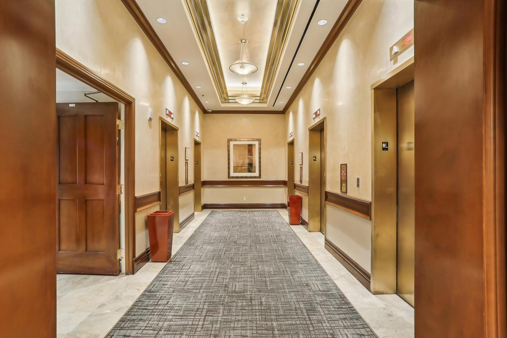 Mgm Signature Deluxe Balcony Strip View Suite 라스베이거스 외부 사진