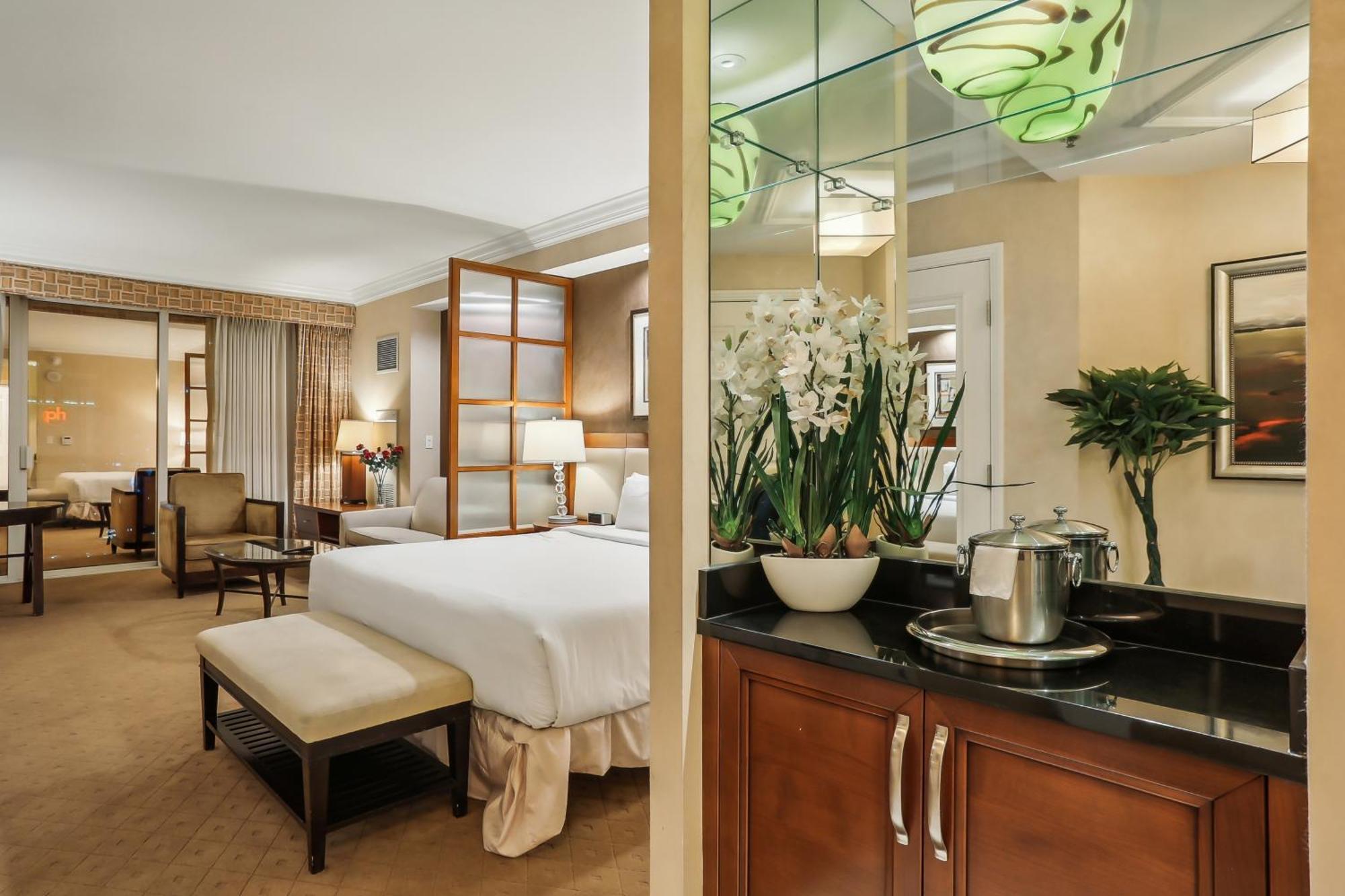 Mgm Signature Deluxe Balcony Strip View Suite 라스베이거스 외부 사진