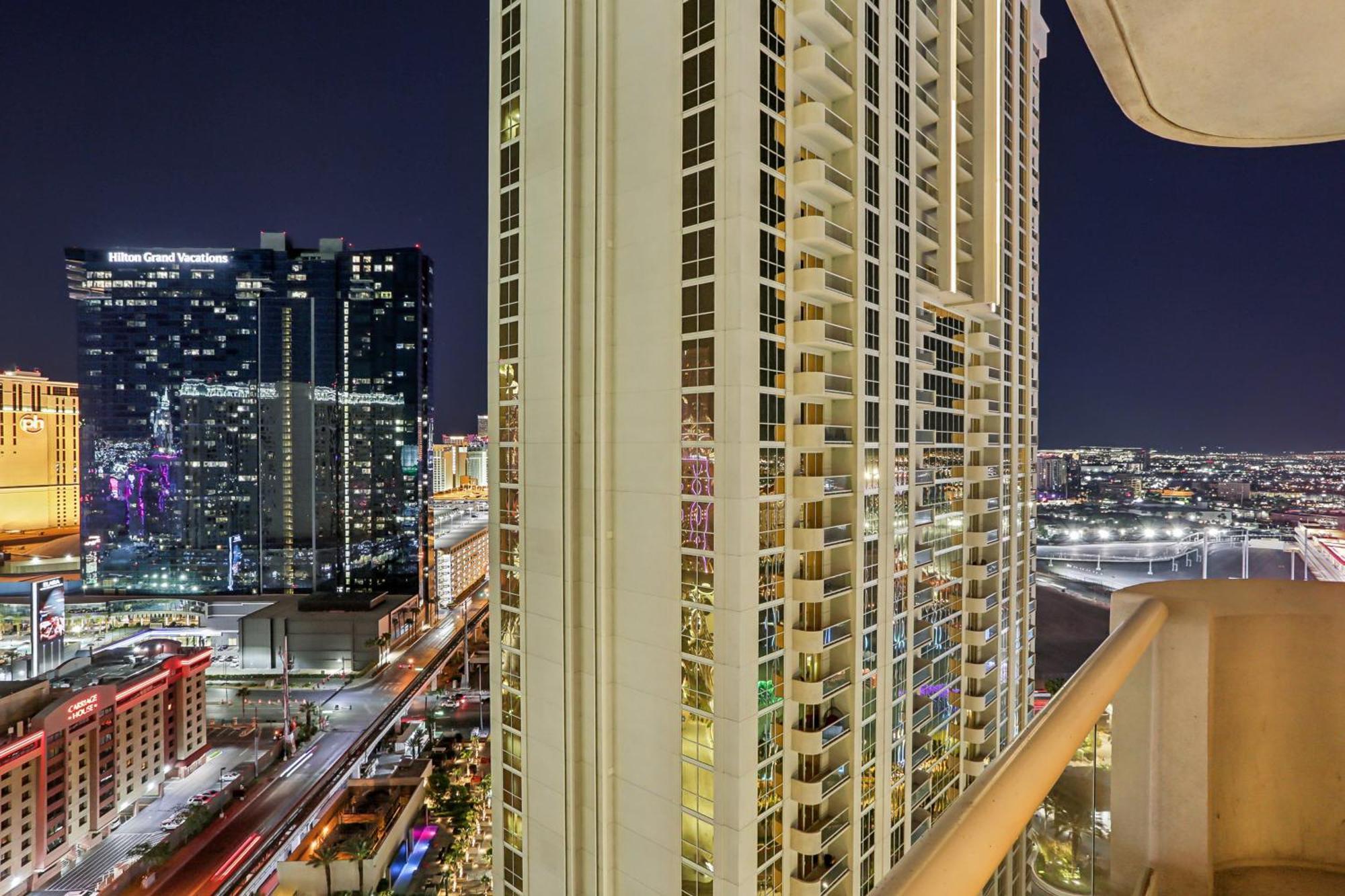 Mgm Signature Deluxe Balcony Strip View Suite 라스베이거스 외부 사진