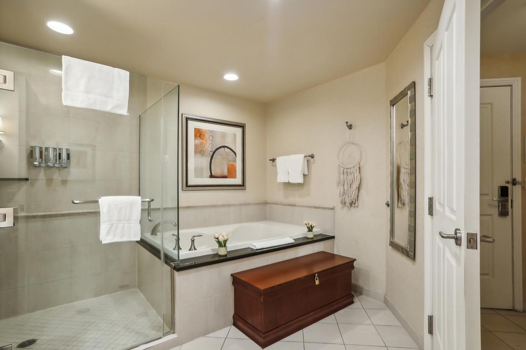 Mgm Signature Deluxe Balcony Strip View Suite 라스베이거스 외부 사진